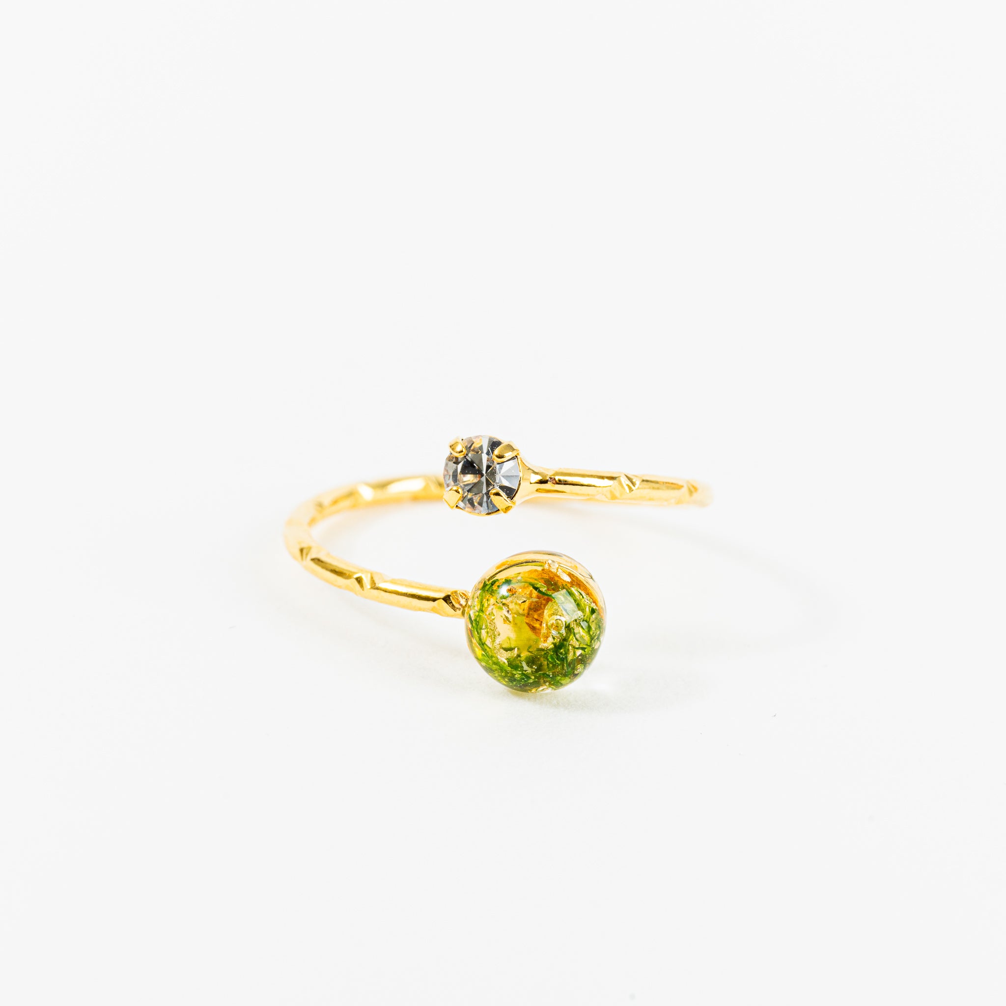 Moss & crystal ring