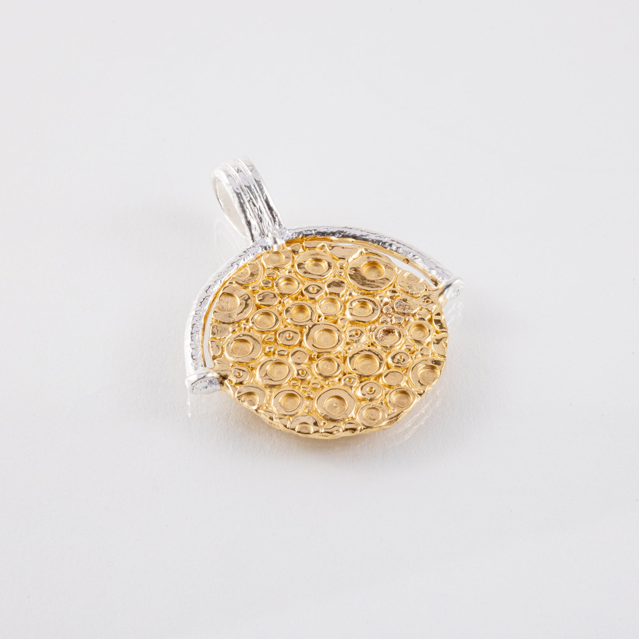 Large coin with handle and chain - Shoreline Collection