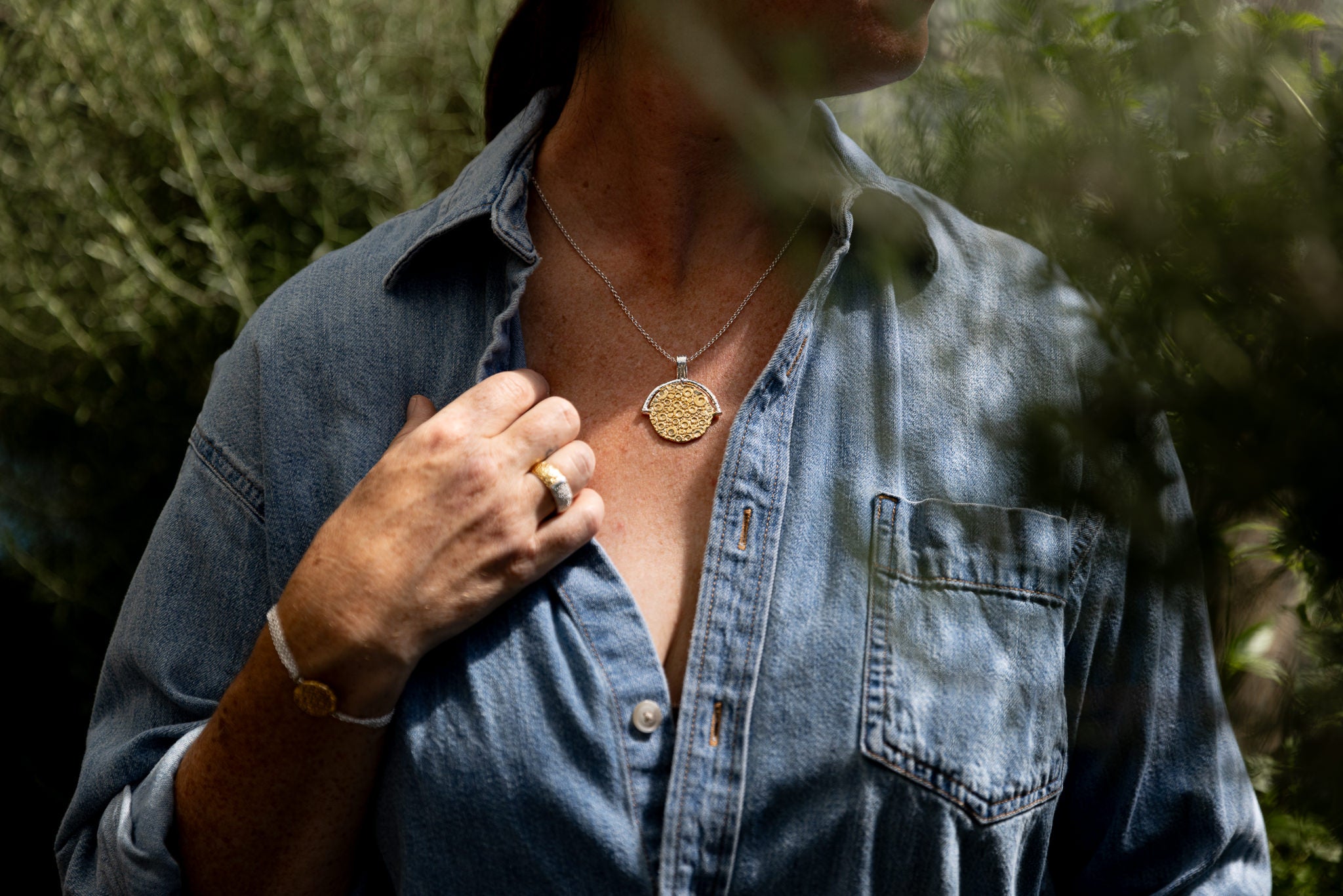 Large coin with handle and chain - Shoreline Collection