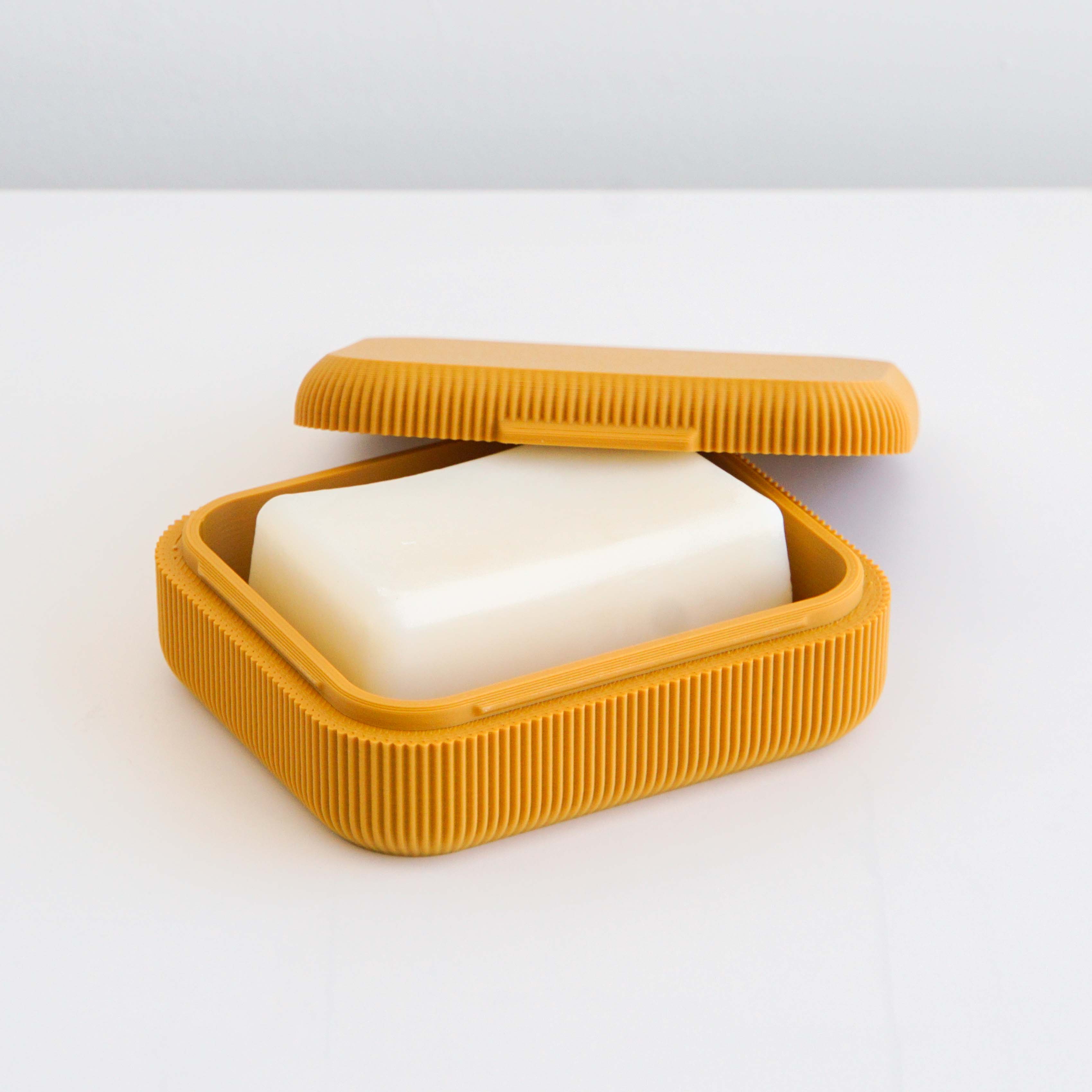 Norfolk Travel Container