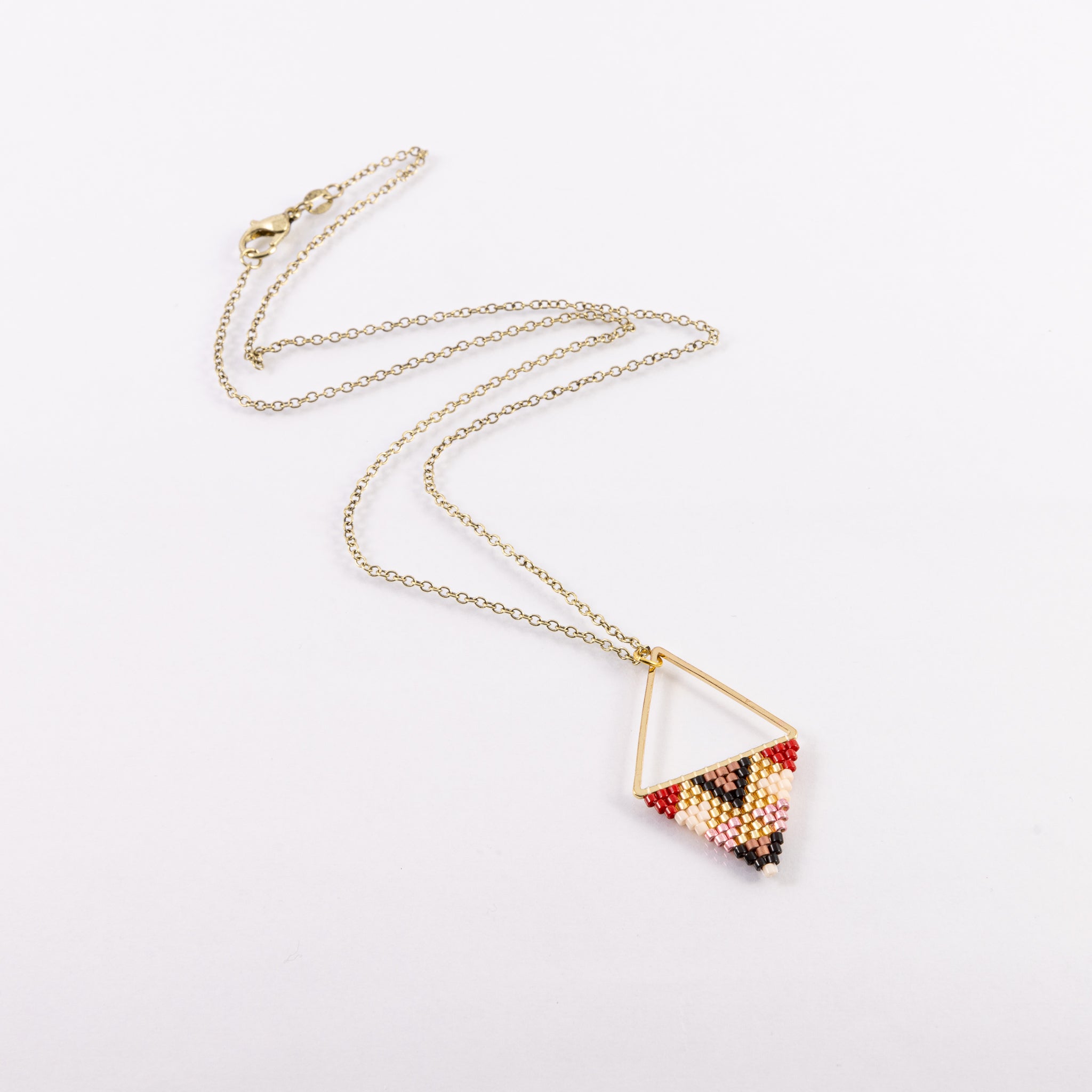 Necklace - Beaded Pendant on metal w/chain