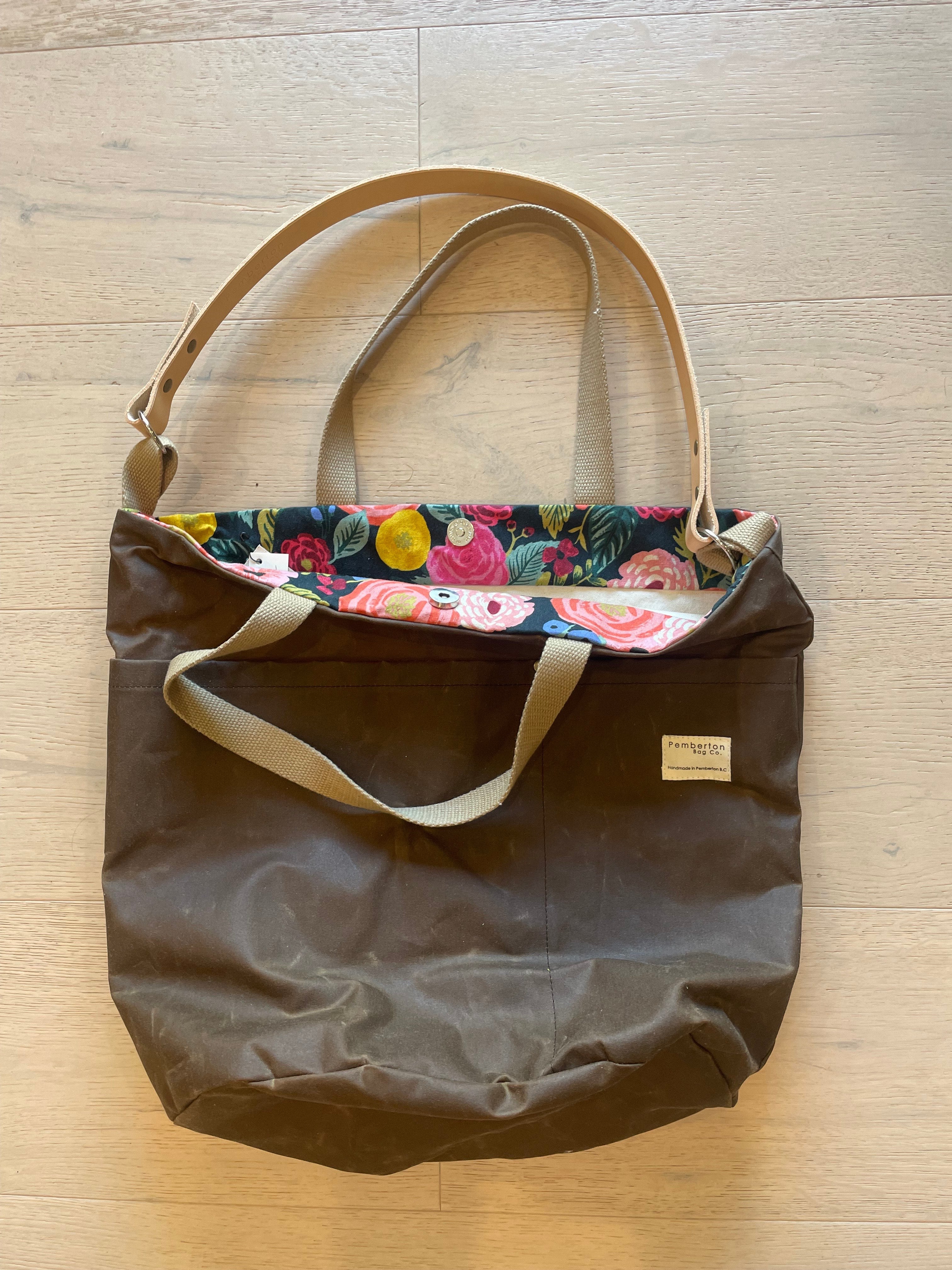Brown bucket bag with floral pattern - with shoulder strap