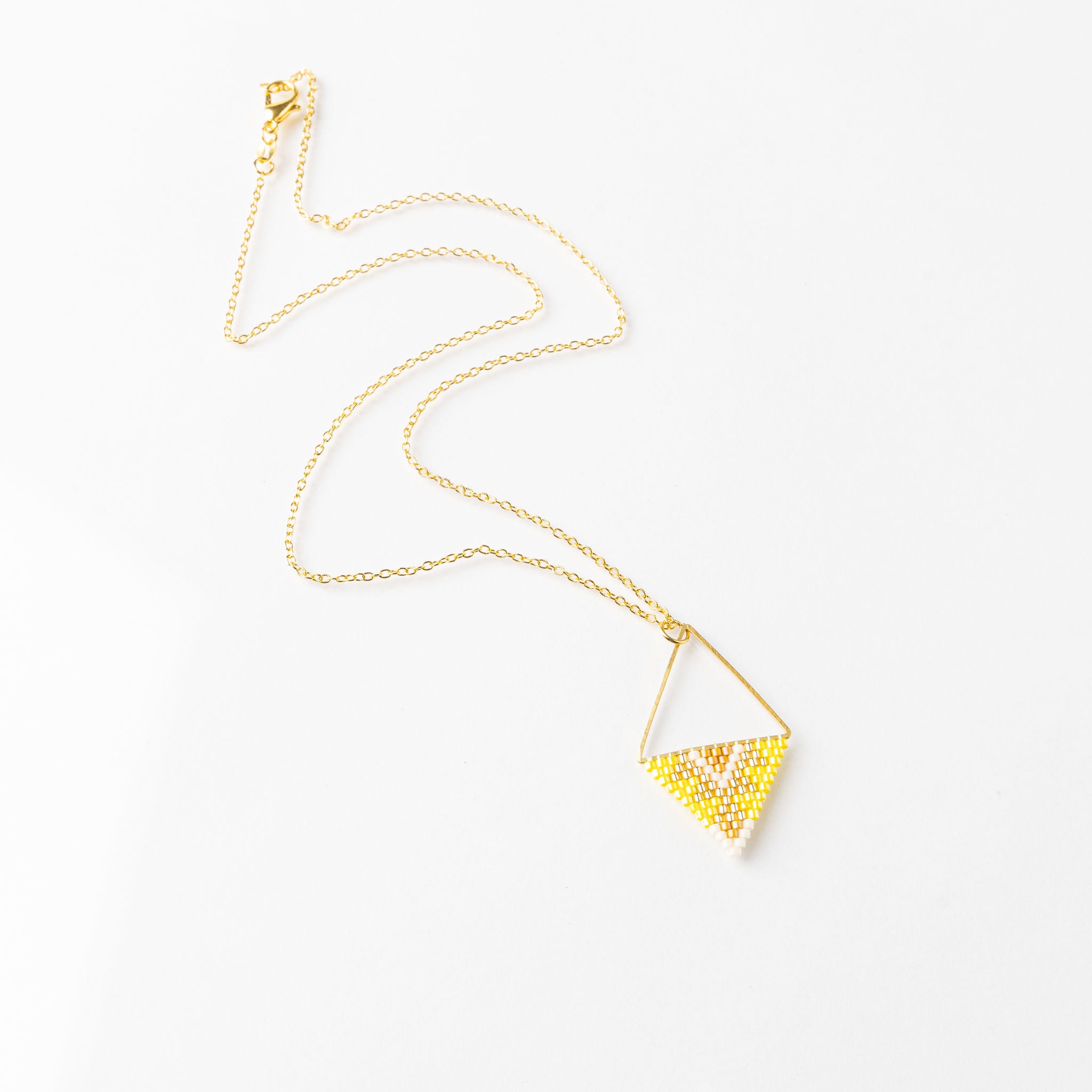 Necklace - Beaded Pendant on metal w/chain