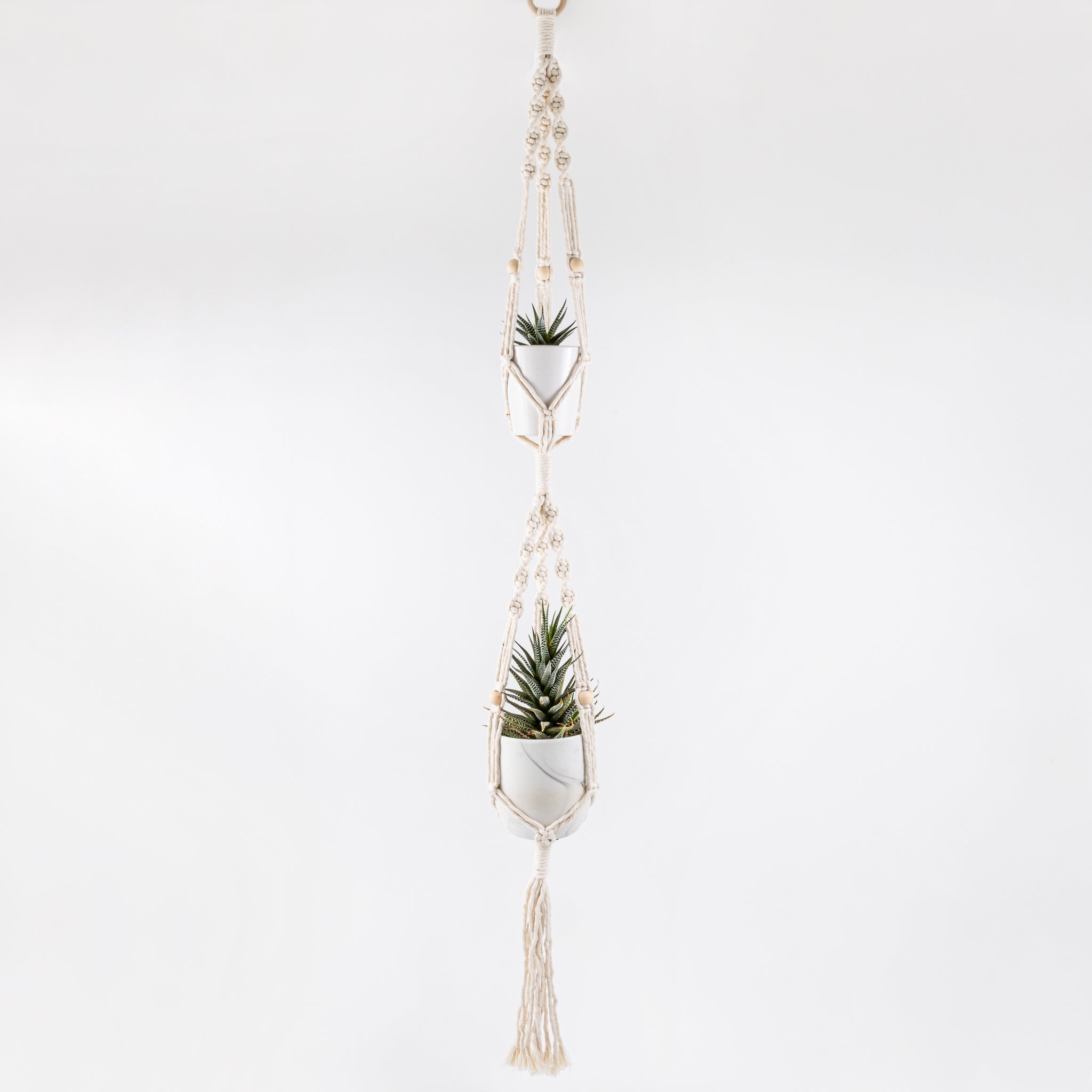 Macrame plant hanger