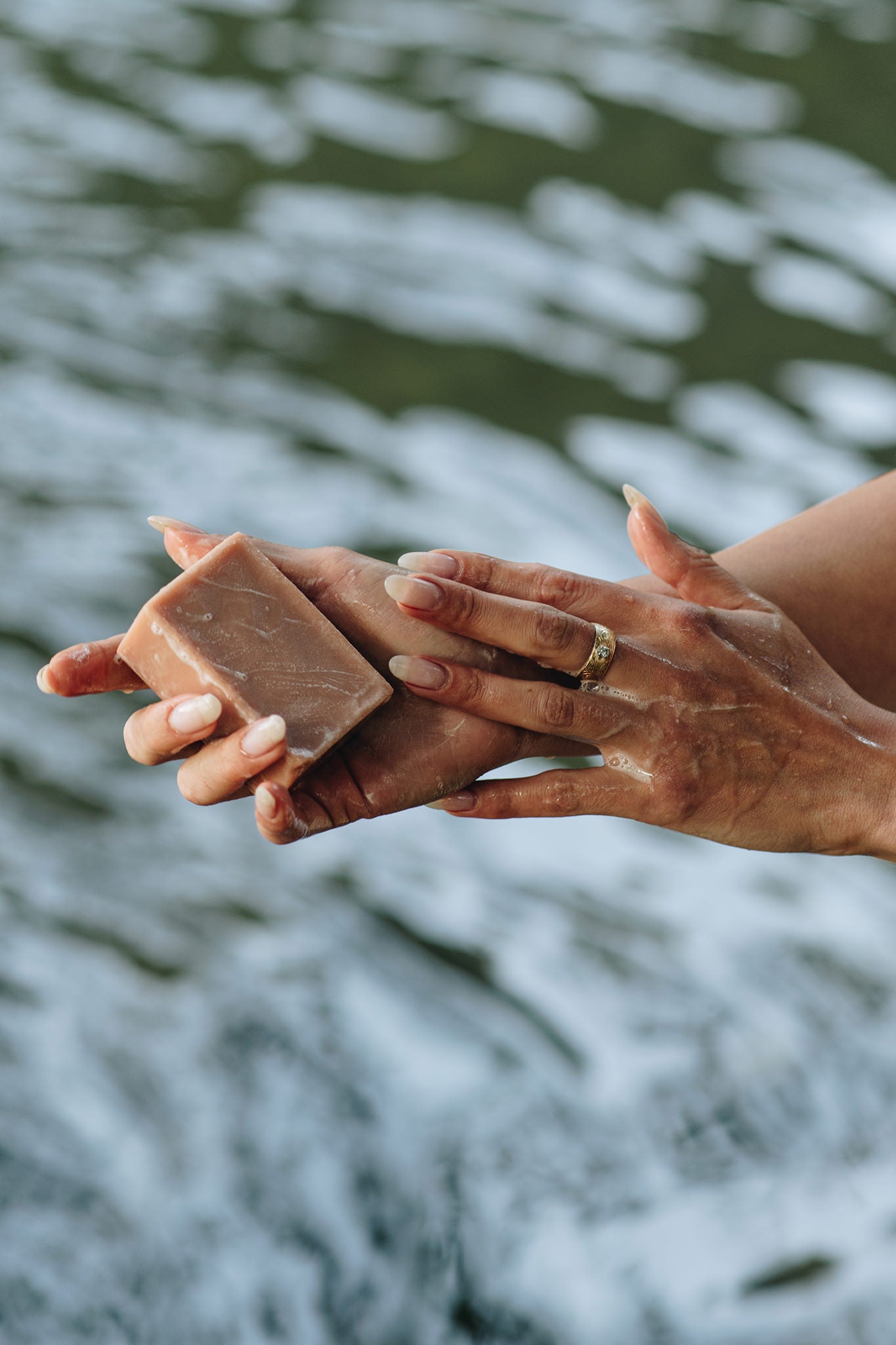 TEWÍN’XW CRANBERRY ROSE CLEANSING FACIAL BAR