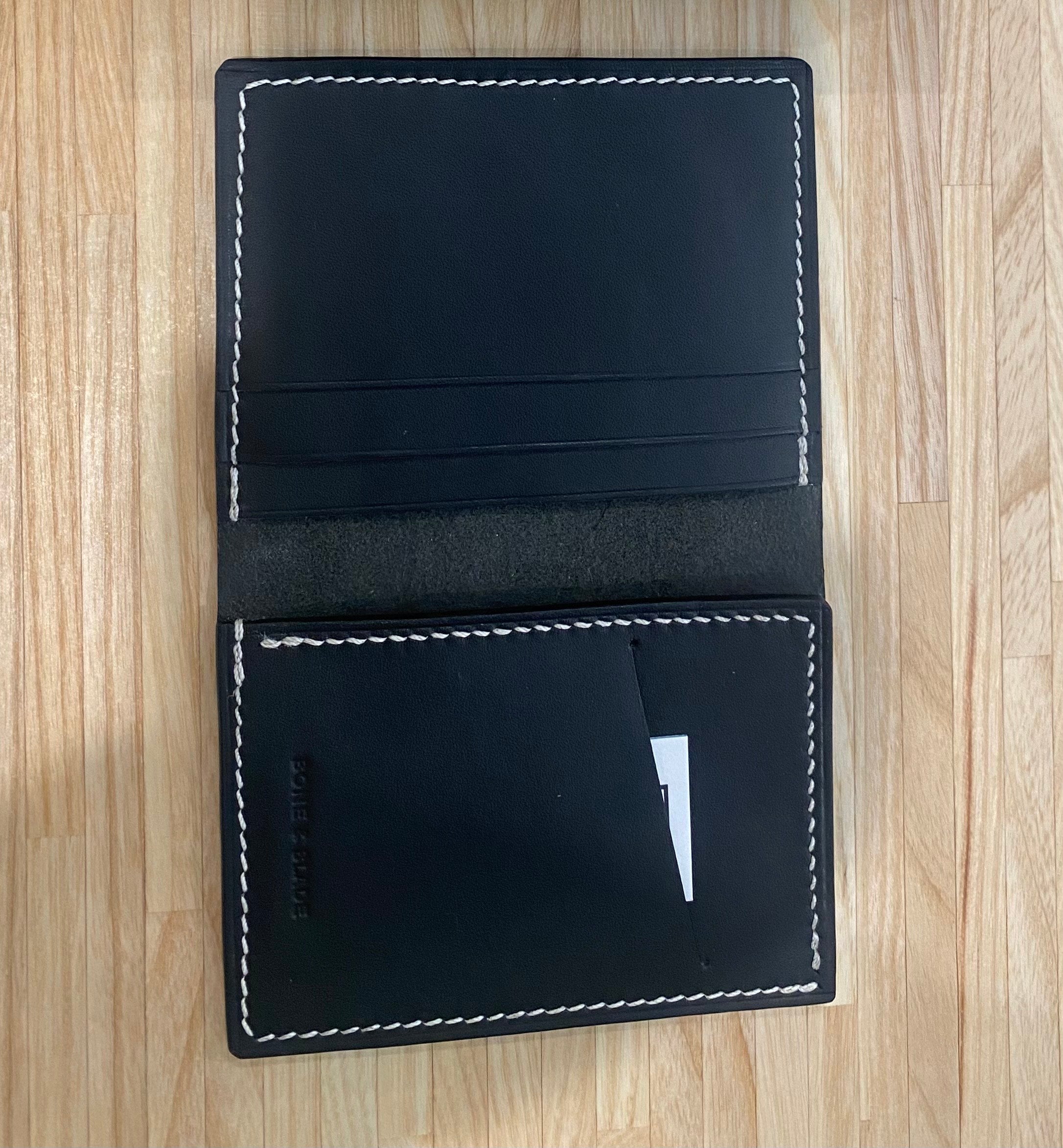 Bi-fold wallet