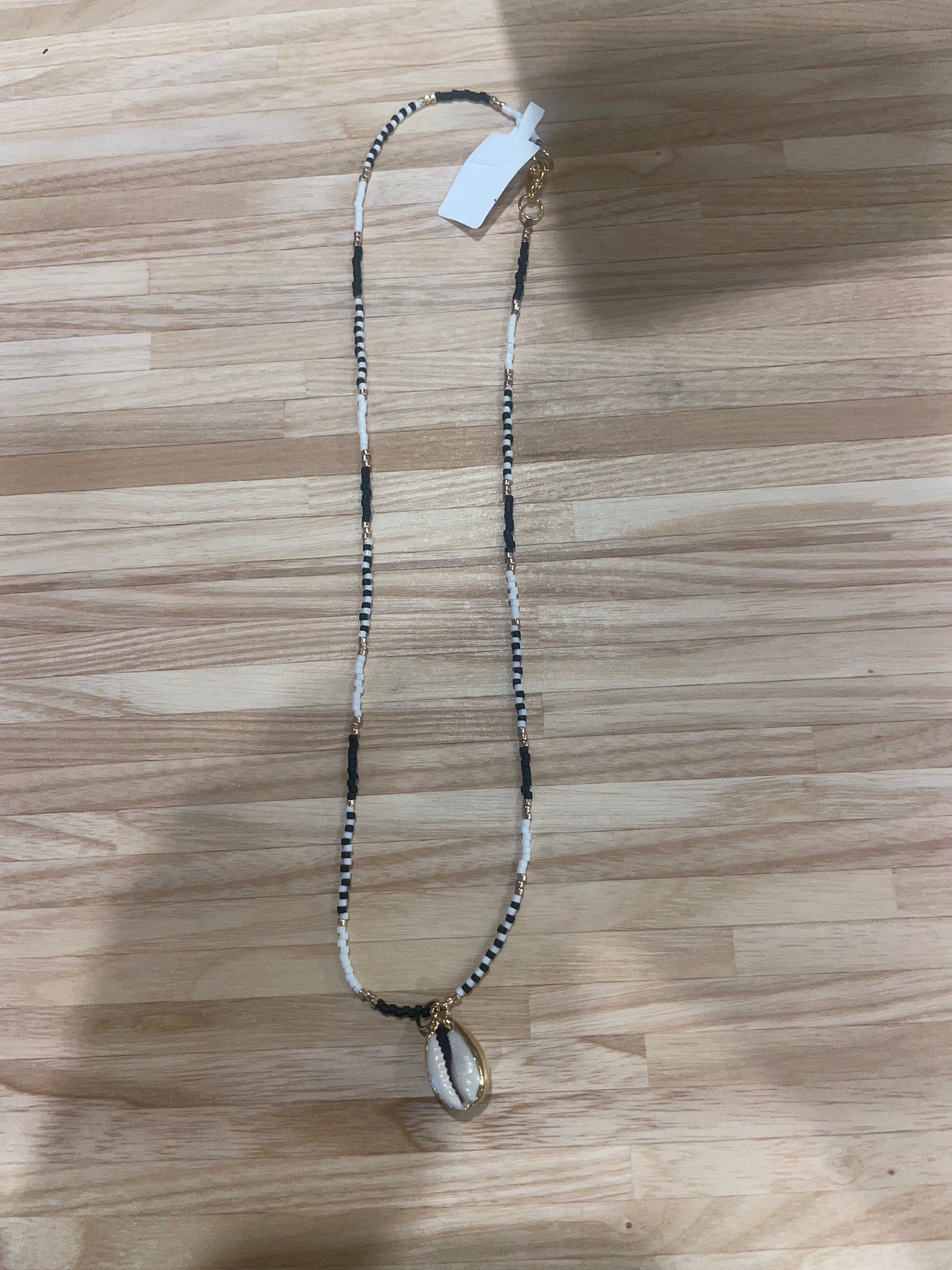 Beaded Necklace with pendant