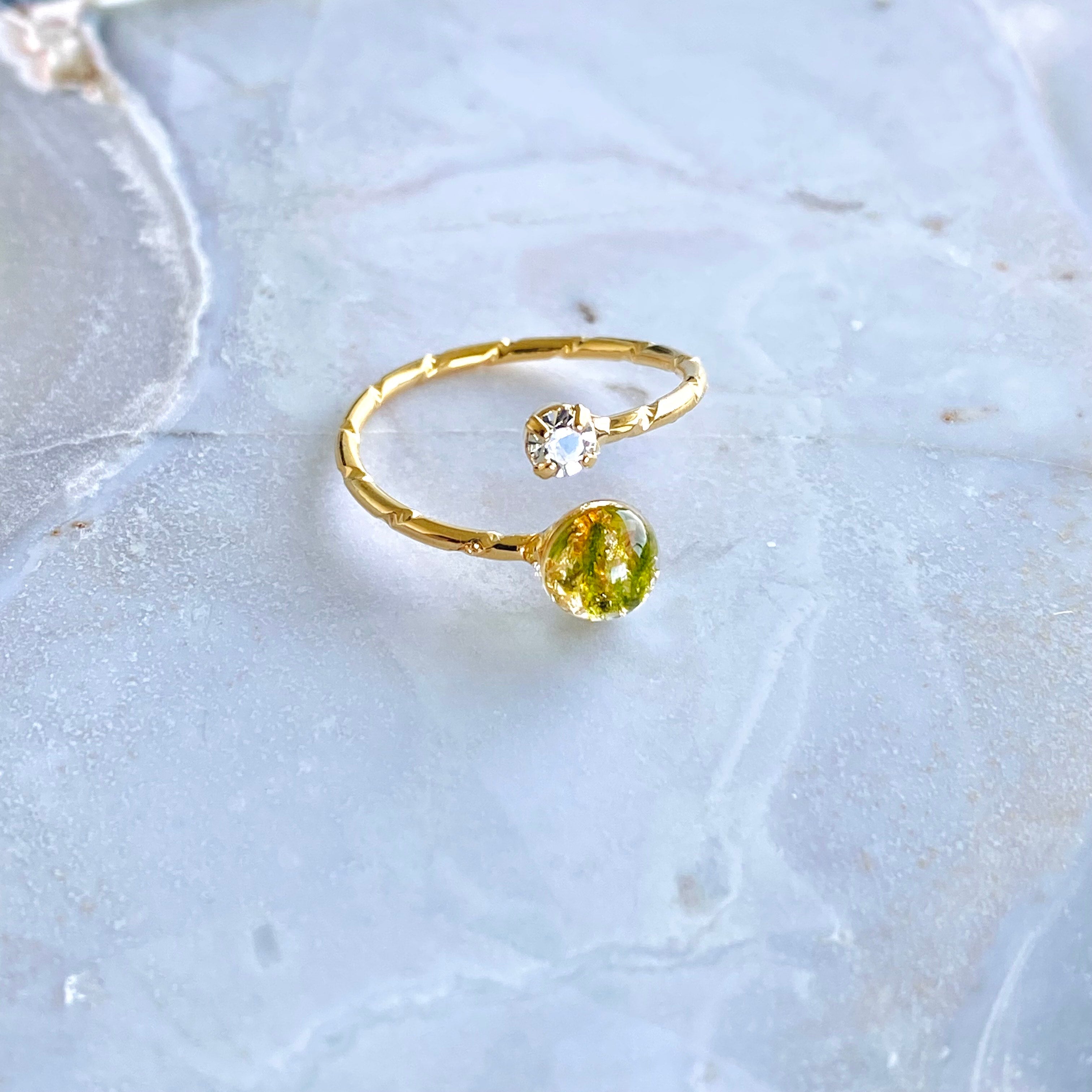 Moss & crystal ring