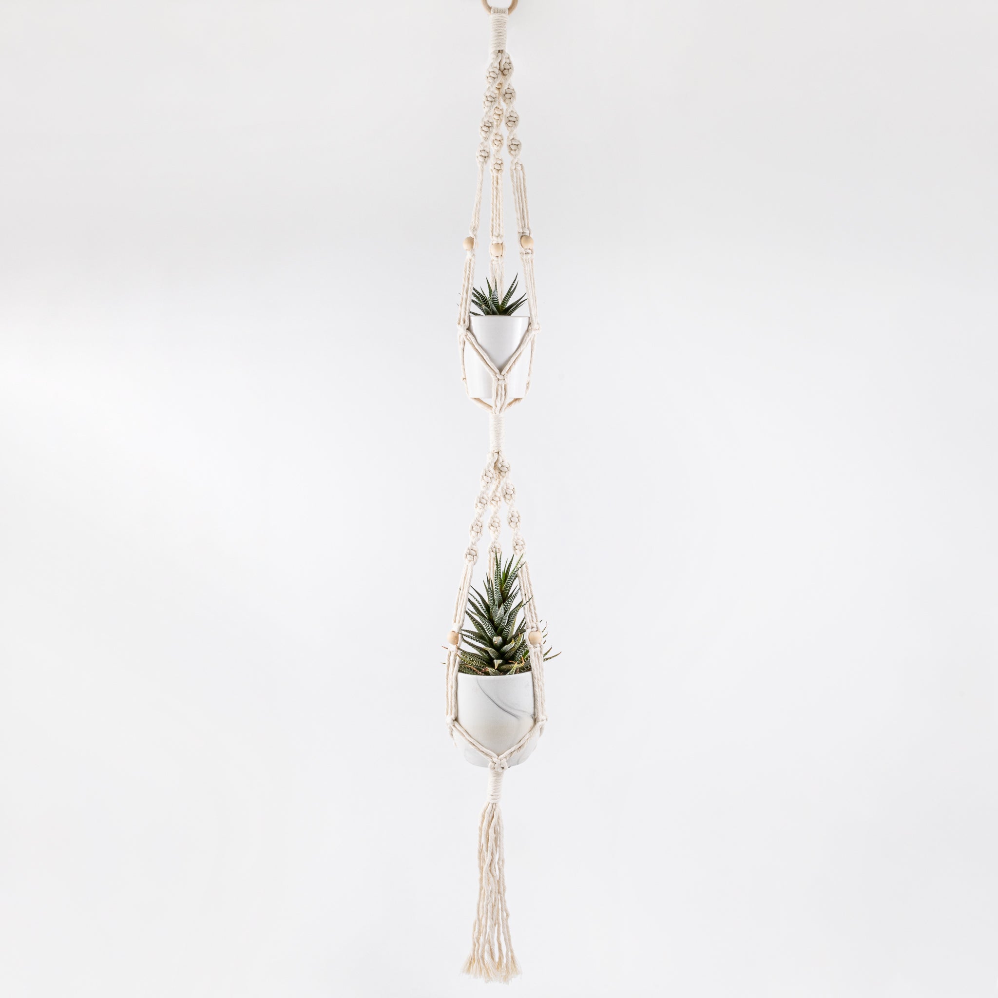 Minttu Fibre Arts - Macrame plant hanger