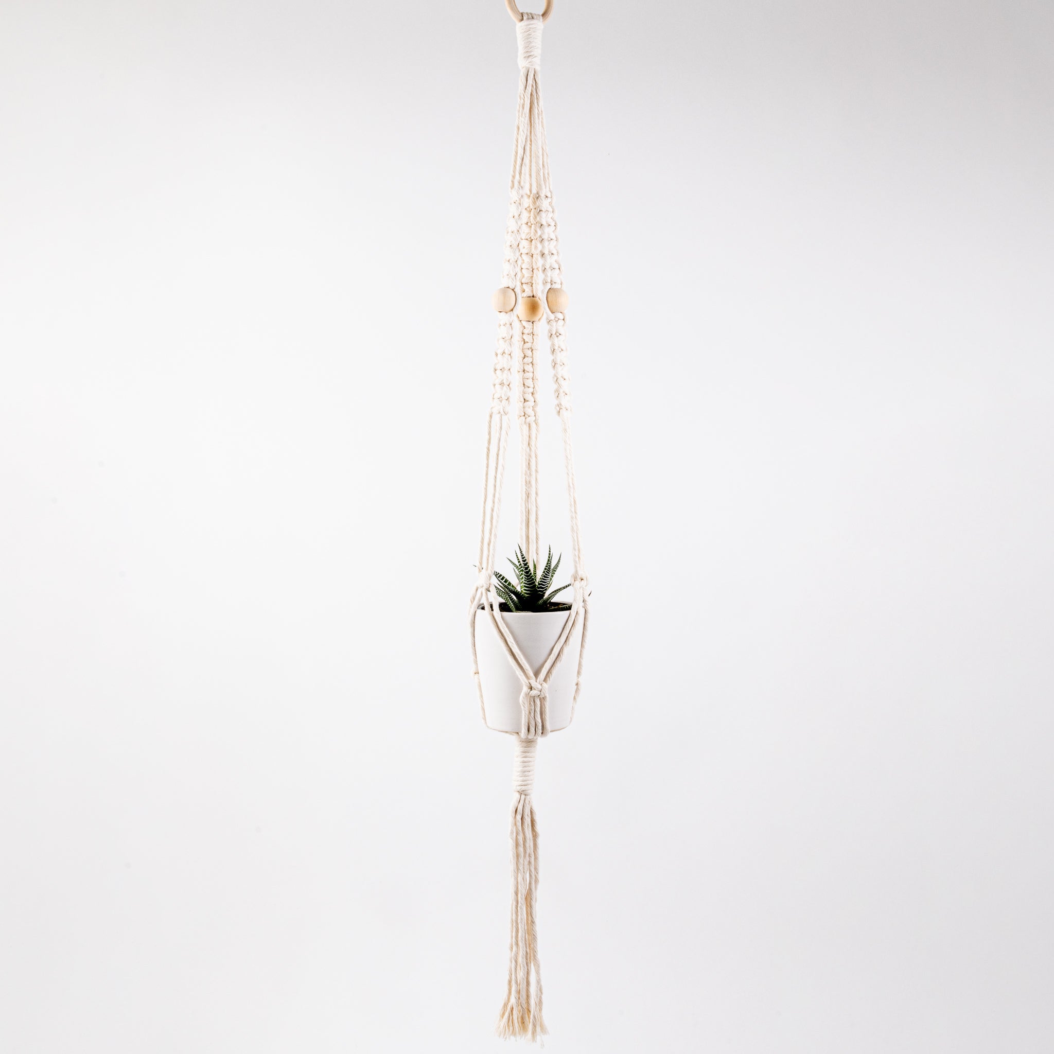 Minttu Fibre Arts - Macrame plant hanger