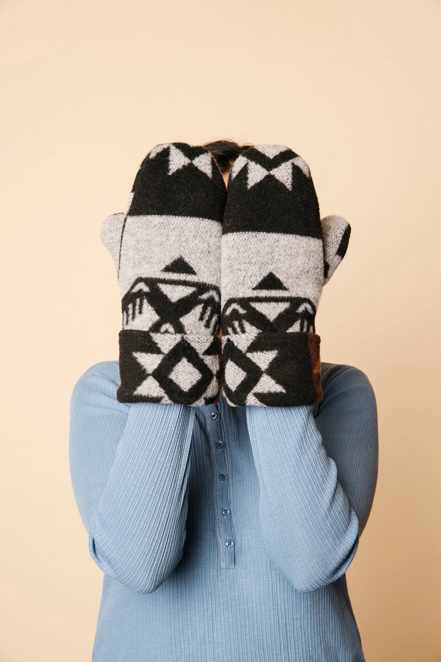 Thunderbird Sherpa Mittens